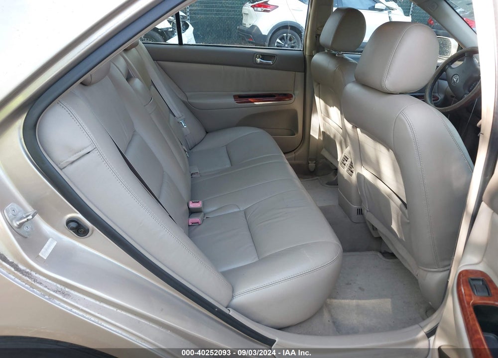 2002 TOYOTA CAMRY XLE VIN: 4T1BE30K42U579112