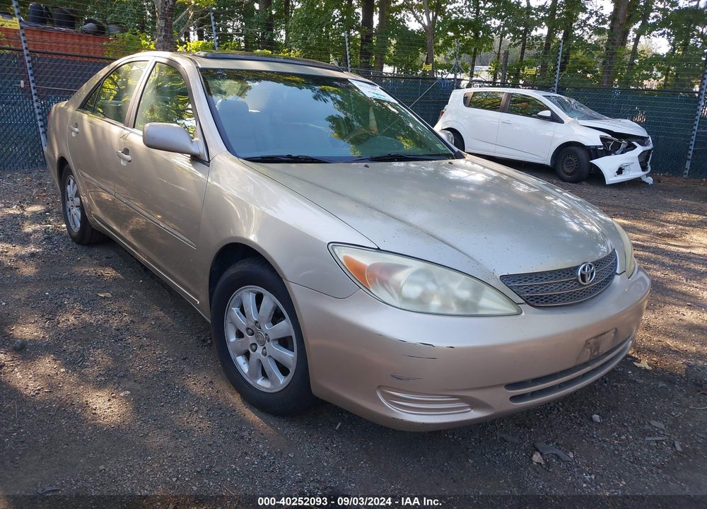 2002 TOYOTA CAMRY XLE VIN: 4T1BE30K42U579112