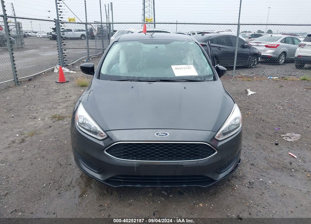 2017 FORD FOCUS S VIN: 1FADP3E2XHL322640