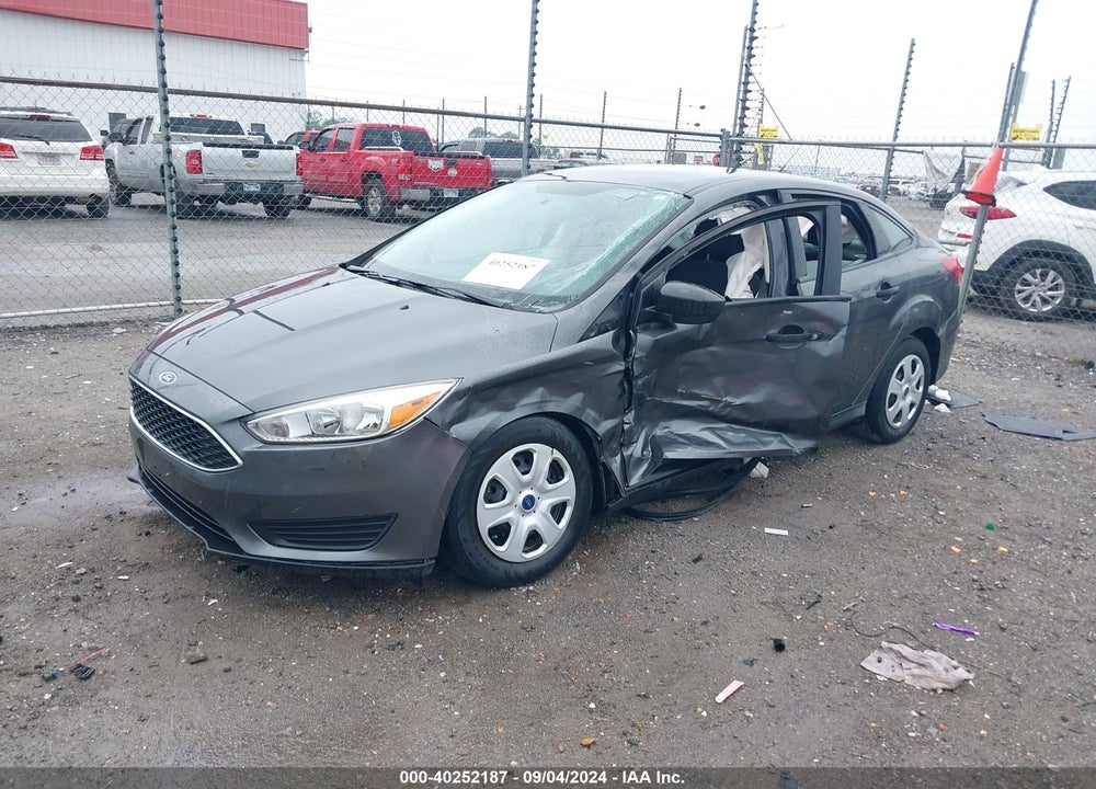 2017 FORD FOCUS S VIN: 1FADP3E2XHL322640
