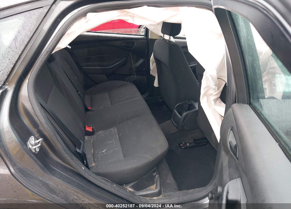 2017 FORD FOCUS S VIN: 1FADP3E2XHL322640