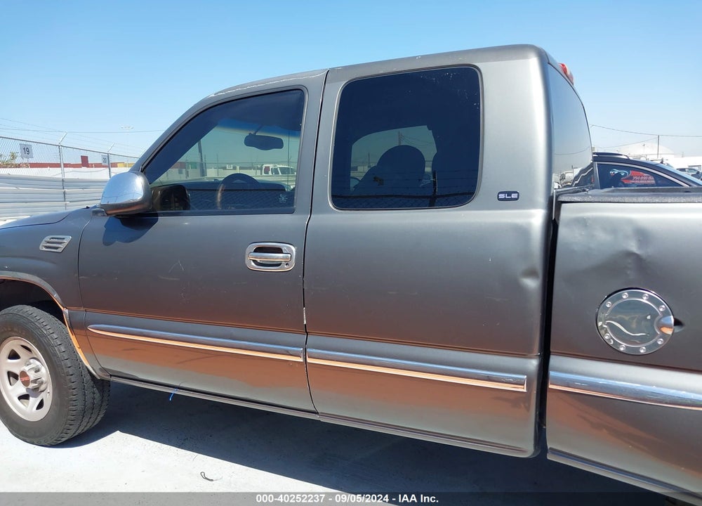 2000 GMC SIERRA 1500 SLE VIN: 1GTEK19TXYZ208591