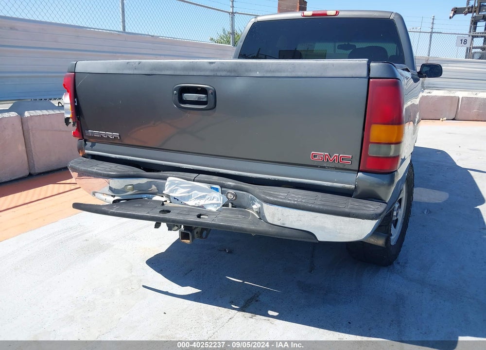 2000 GMC SIERRA 1500 SLE VIN: 1GTEK19TXYZ208591