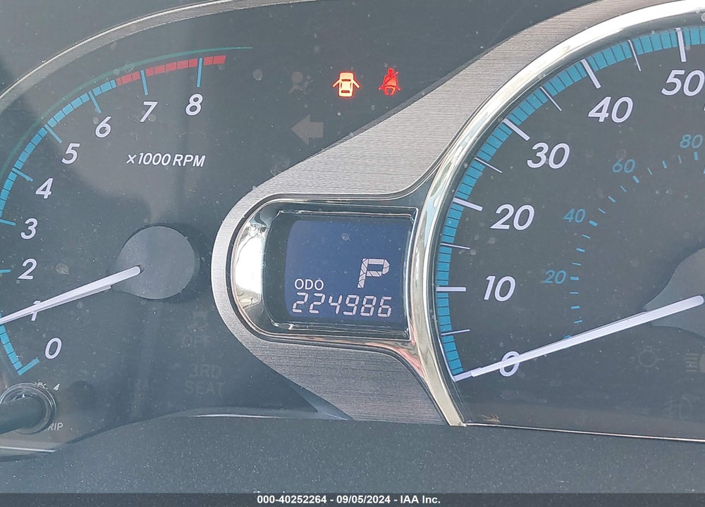 2014 TOYOTA SIENNA XLE V6 8 PASSENGER VIN: 5TDYK3DC4ES511038