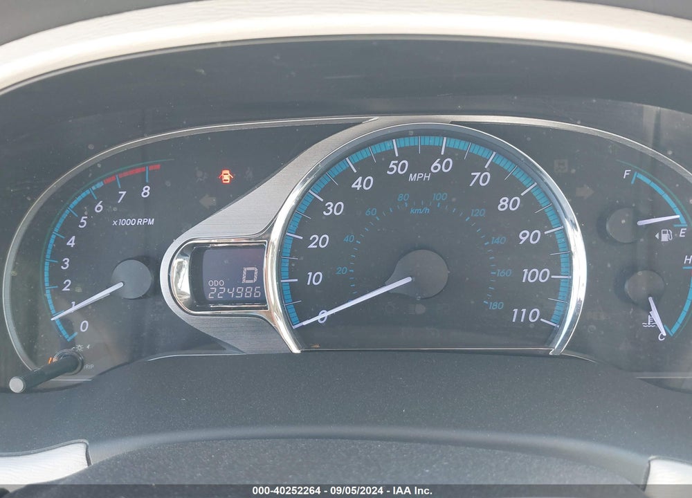 2014 TOYOTA SIENNA XLE V6 8 PASSENGER VIN: 5TDYK3DC4ES511038
