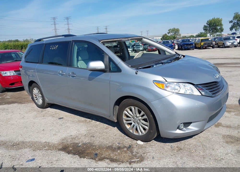 2014 TOYOTA SIENNA XLE V6 8 PASSENGER VIN: 5TDYK3DC4ES511038