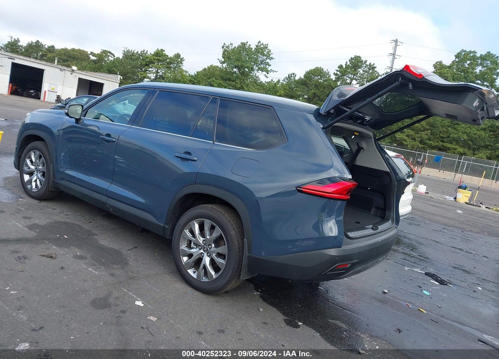 2024 TOYOTA GRAND HIGHLANDER LIMITED VIN: 5TDAAAB51RS056006
