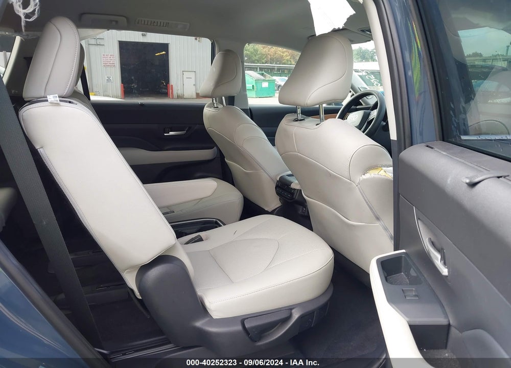 2024 TOYOTA GRAND HIGHLANDER LIMITED VIN: 5TDAAAB51RS056006