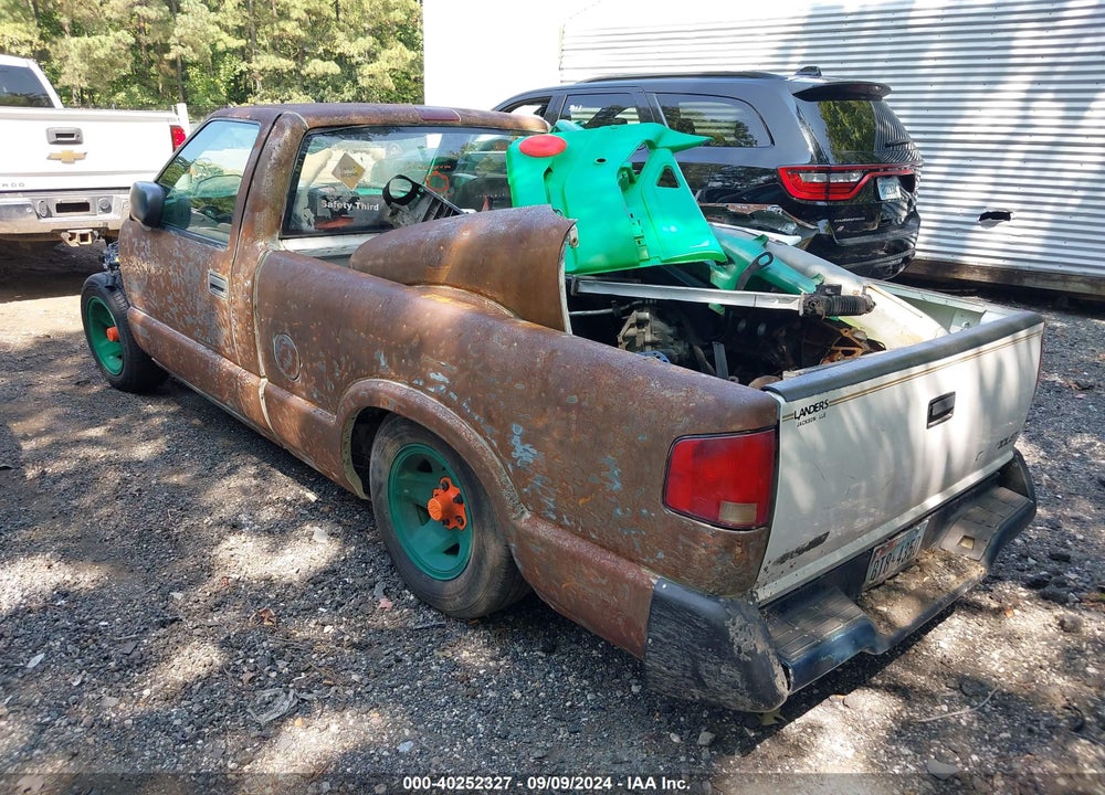 1996 CHEVROLET S TRUCK S10 VIN: 1GCCS14X6T8158305