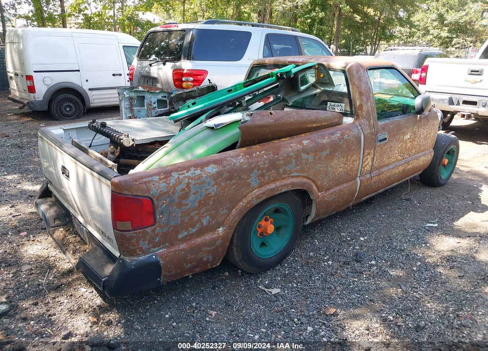 1996 CHEVROLET S TRUCK S10 VIN: 1GCCS14X6T8158305