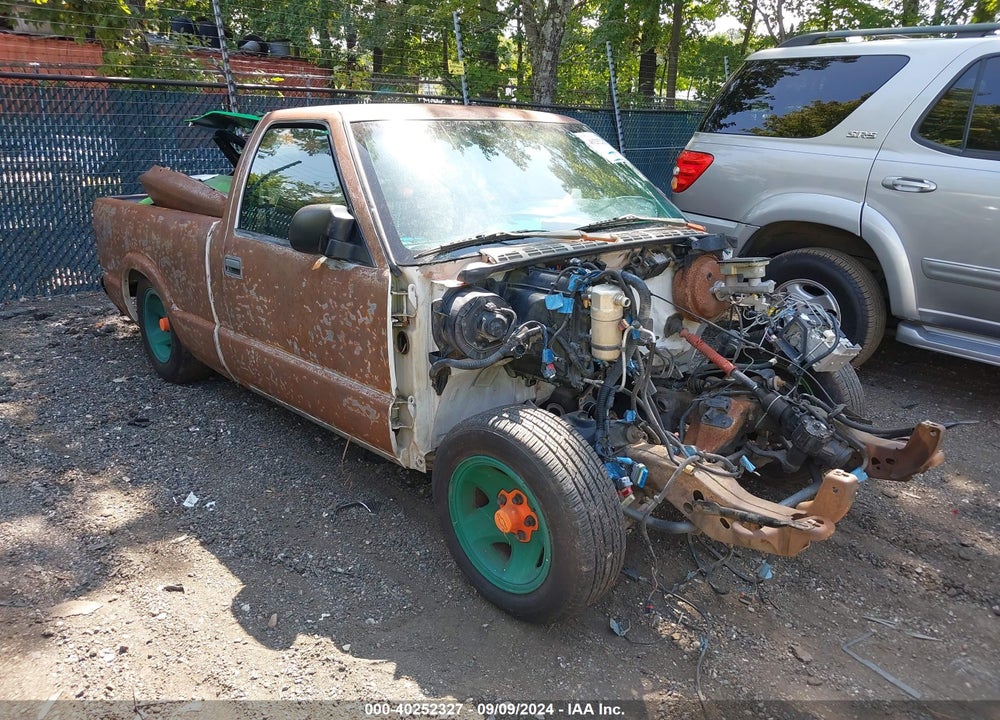 1996 CHEVROLET S TRUCK S10 VIN: 1GCCS14X6T8158305