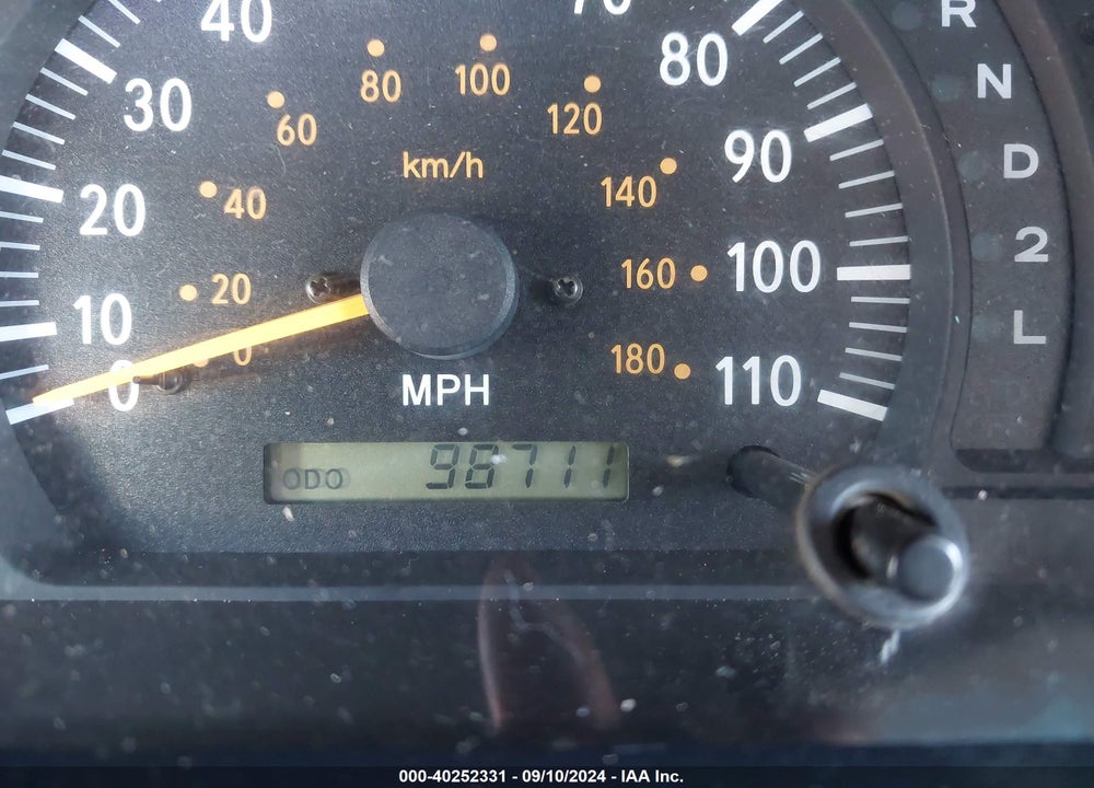 2004 TOYOTA TUNDRA SR5 V8 VIN: 5TBDT44194S450163