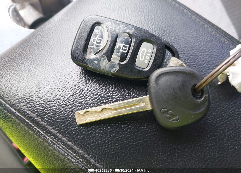 2014 HYUNDAI SONATA GLS VIN: 5NPEB4AC7EH887400