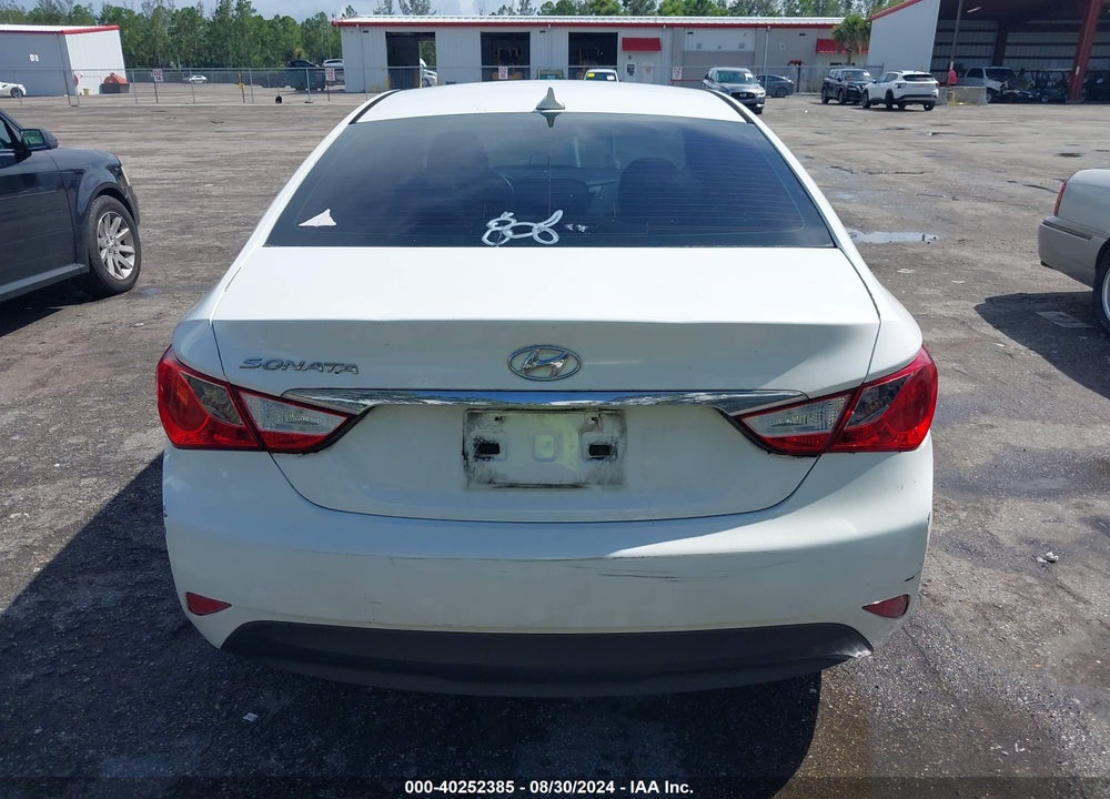 2014 HYUNDAI SONATA GLS VIN: 5NPEB4AC7EH887400