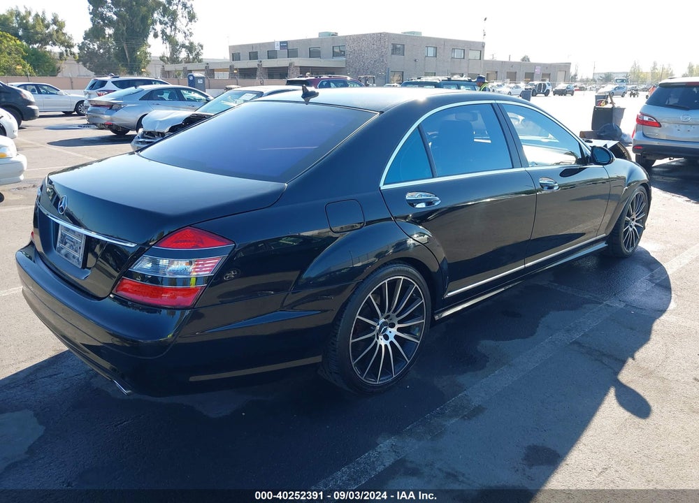 2008 MERCEDES-BENZ S 550 VIN: WDDNG71X88A212551