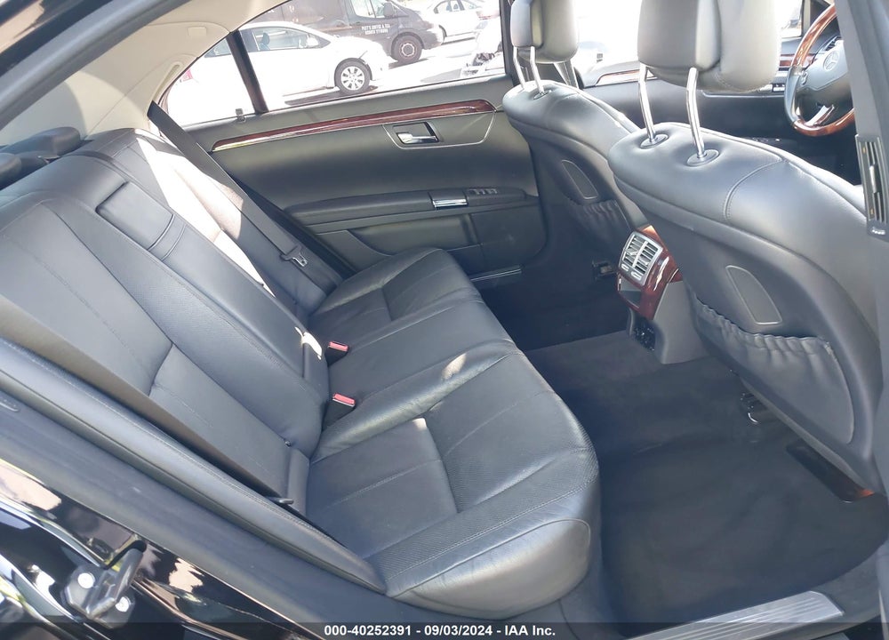 2008 MERCEDES-BENZ S 550 VIN: WDDNG71X88A212551