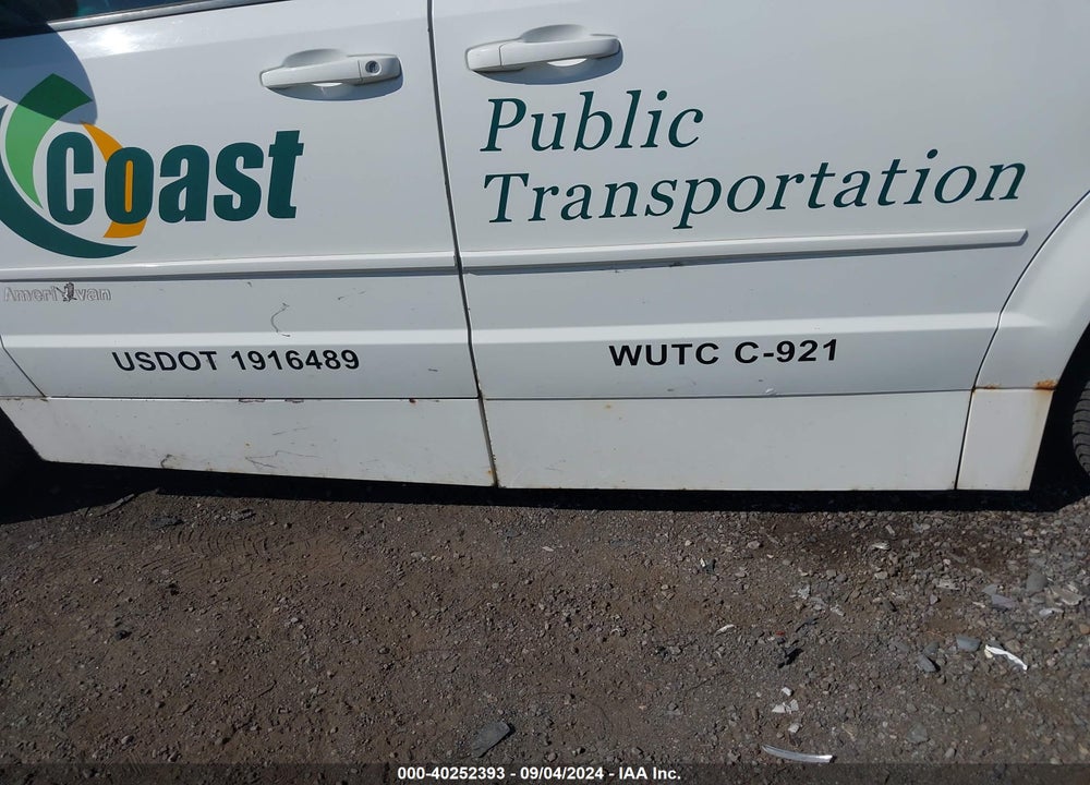 2011 DODGE GRAND CARAVAN EXPRESS VIN: 2D4RN4DG5BR640949