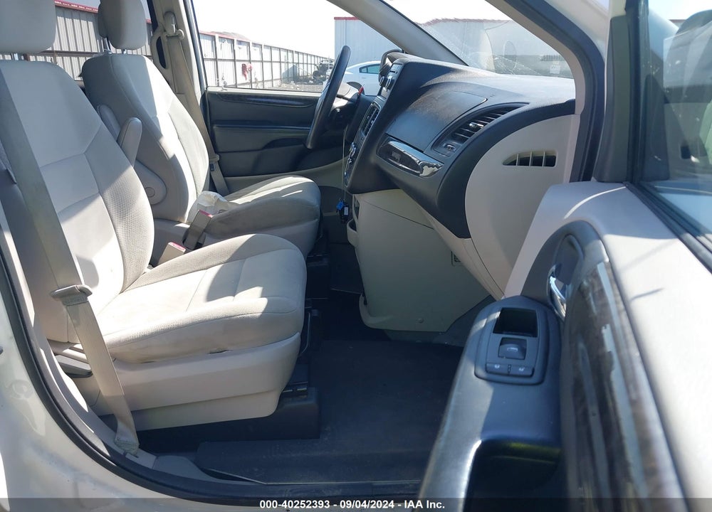 2011 DODGE GRAND CARAVAN EXPRESS VIN: 2D4RN4DG5BR640949