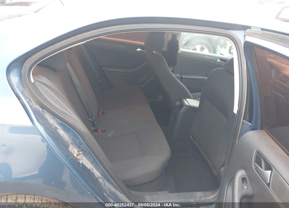 2015 VOLKSWAGEN JETTA 2.0L S VIN: 3VW2K7AJ8FM204437