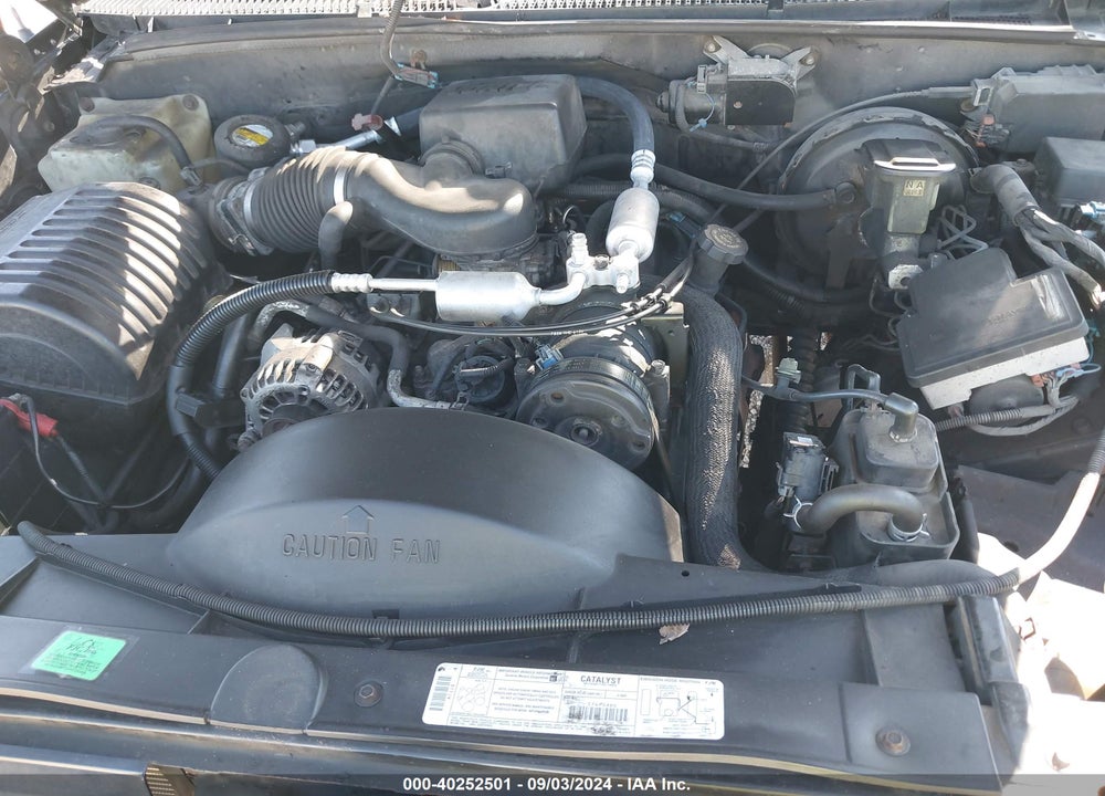 1998 GMC SUBURBAN 1500 SL VIN: 3GKFK16R1WG512438