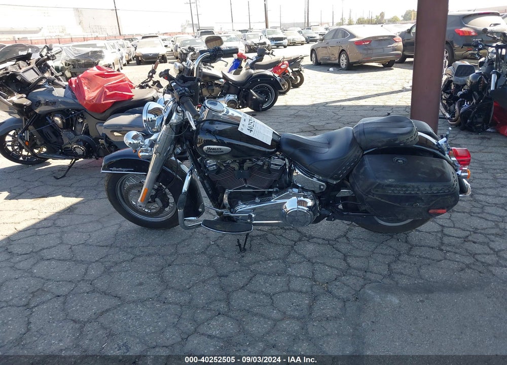 2022 HARLEY-DAVIDSON FLHCS VIN: 1HD1YBK18NB031571