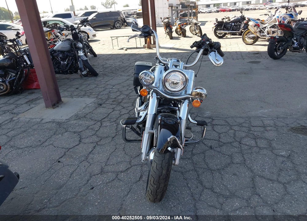2022 HARLEY-DAVIDSON FLHCS VIN: 1HD1YBK18NB031571