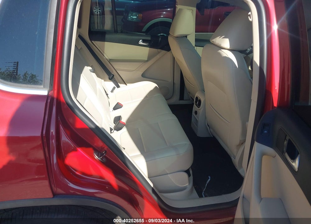 2010 VOLKSWAGEN TIGUAN WOLFSBURG EDITION VIN: WVGBV9AX4AW003214