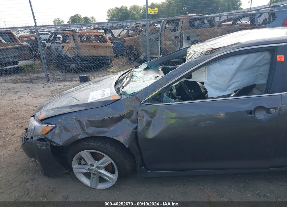 2013 TOYOTA CAMRY SE VIN: 4T1BF1FK9DU664930