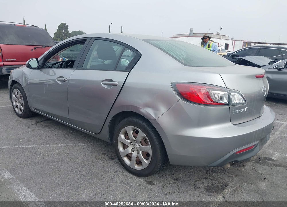 2011 MAZDA 3 I SPORT VIN: JM1BL1UG4B1496687