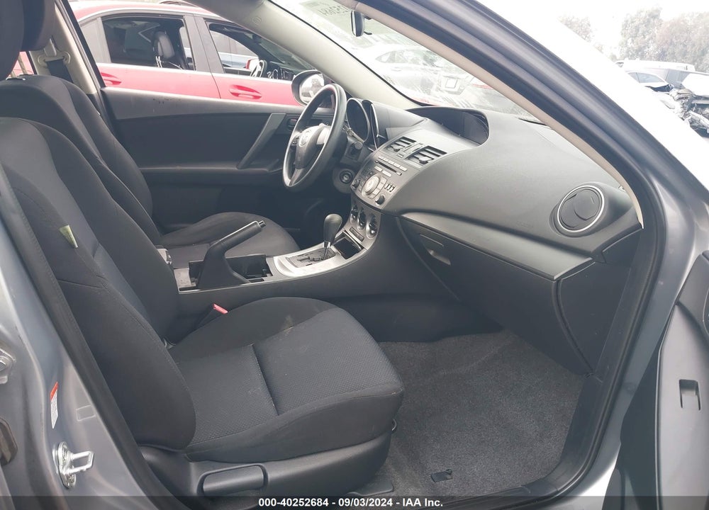 2011 MAZDA 3 I SPORT VIN: JM1BL1UG4B1496687