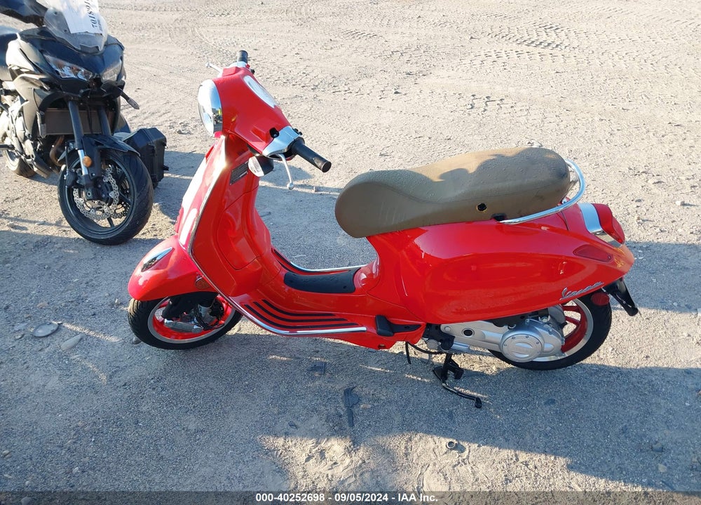 2022 VESPA PRIMAVERA/SPRINT 50 VIN: ZAPCA06B0N5104600