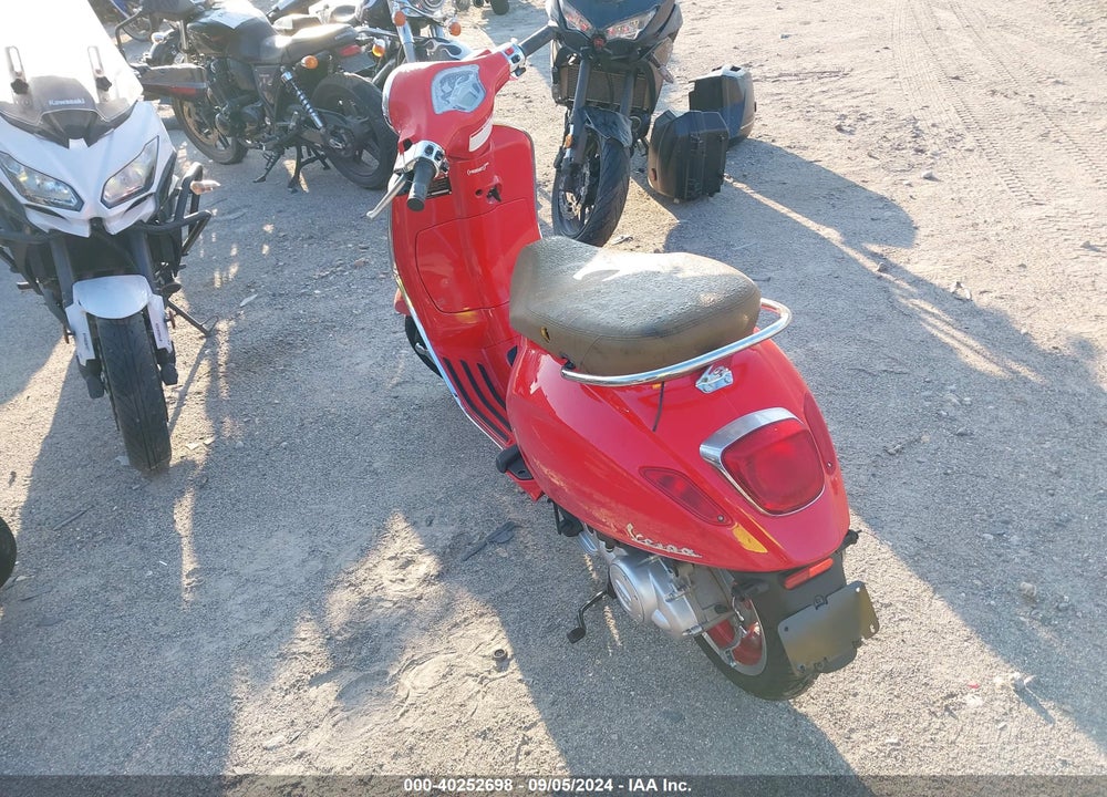 2022 VESPA PRIMAVERA/SPRINT 50 VIN: ZAPCA06B0N5104600