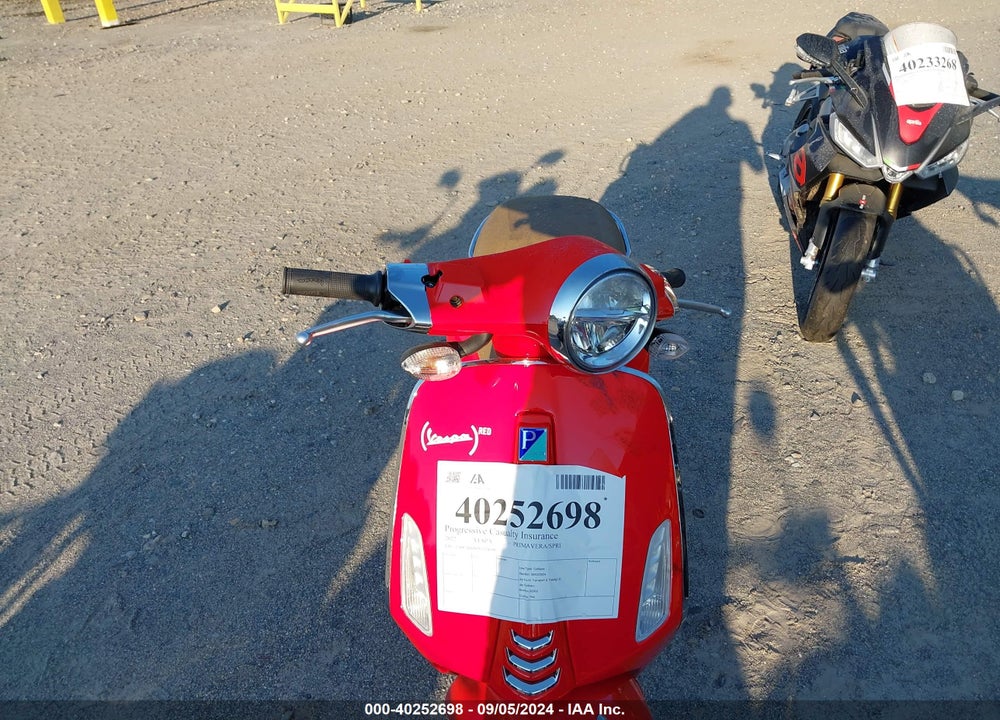 2022 VESPA PRIMAVERA/SPRINT 50 VIN: ZAPCA06B0N5104600
