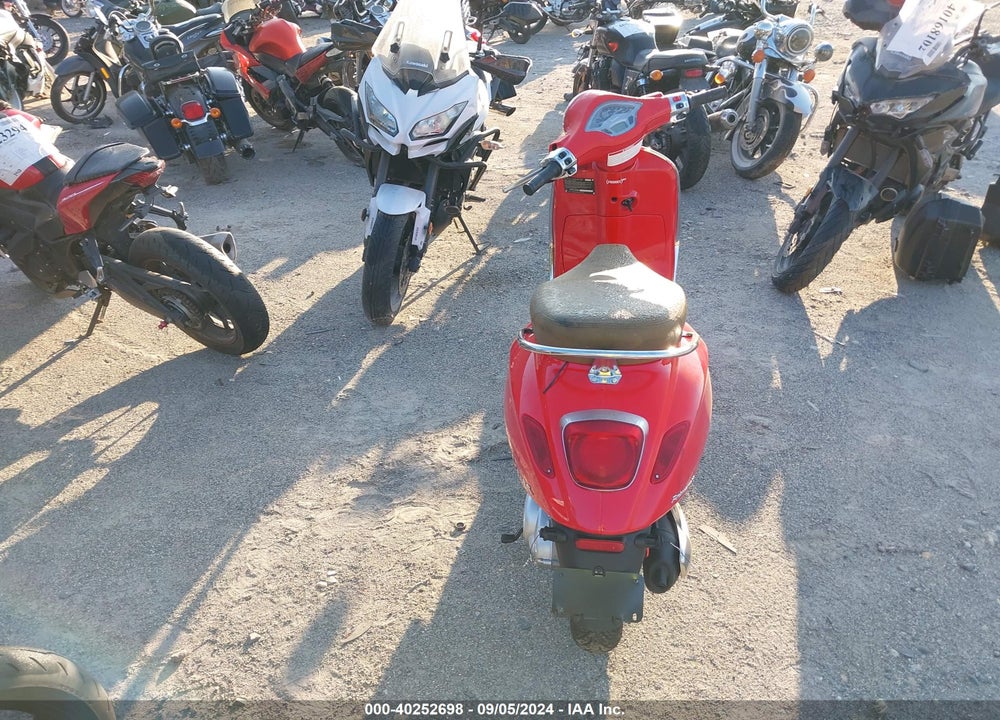 2022 VESPA PRIMAVERA/SPRINT 50 VIN: ZAPCA06B0N5104600