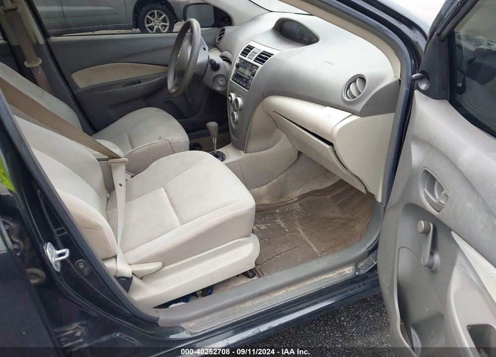 2009 TOYOTA YARIS VIN: JTDBT903394048273
