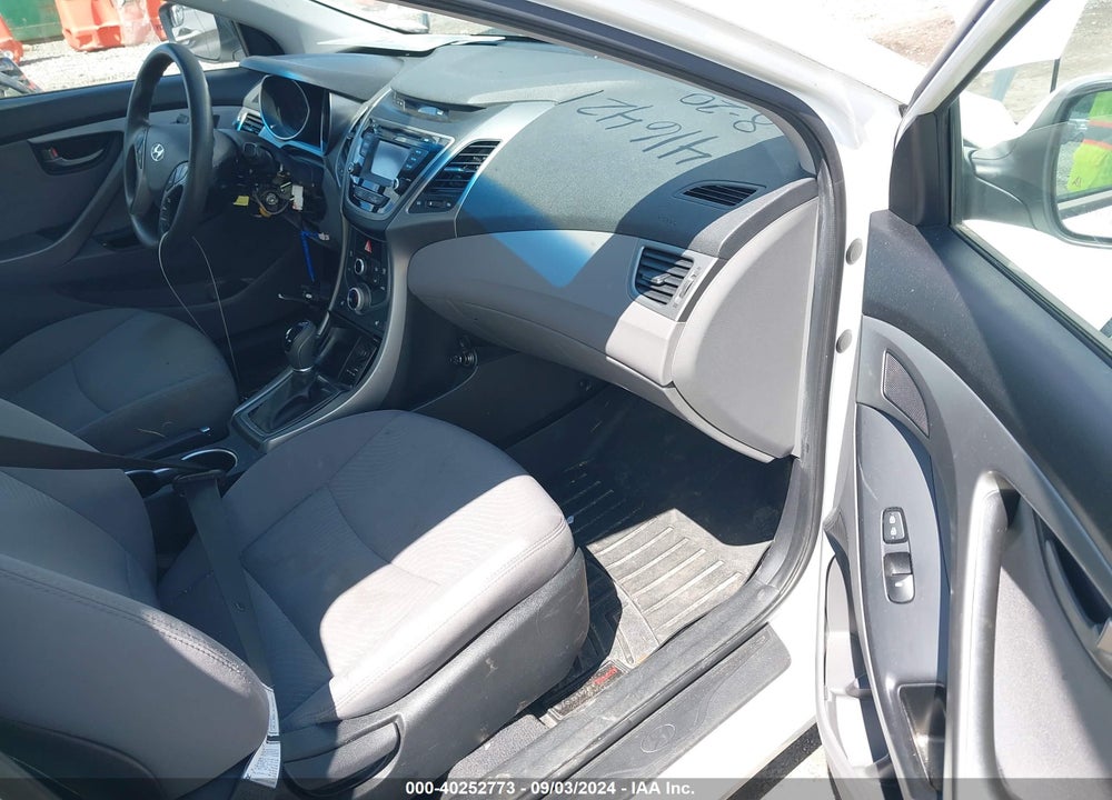 2014 HYUNDAI ELANTRA SE VIN: 5NPDH4AE9EH487415