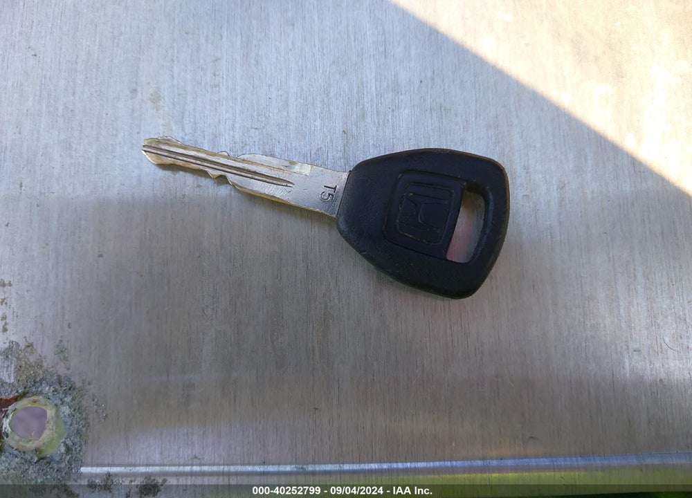2001 HONDA ACCORD 3.0 EX VIN: 1HGCG22571A011233