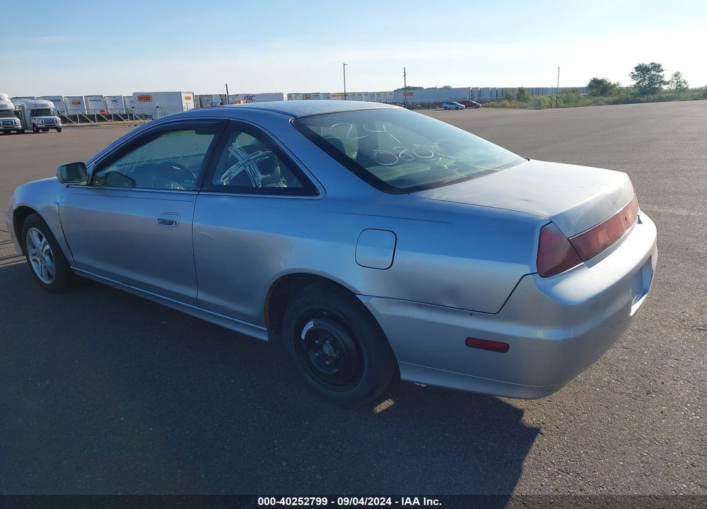2001 HONDA ACCORD 3.0 EX VIN: 1HGCG22571A011233