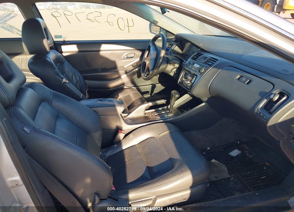 2001 HONDA ACCORD 3.0 EX VIN: 1HGCG22571A011233