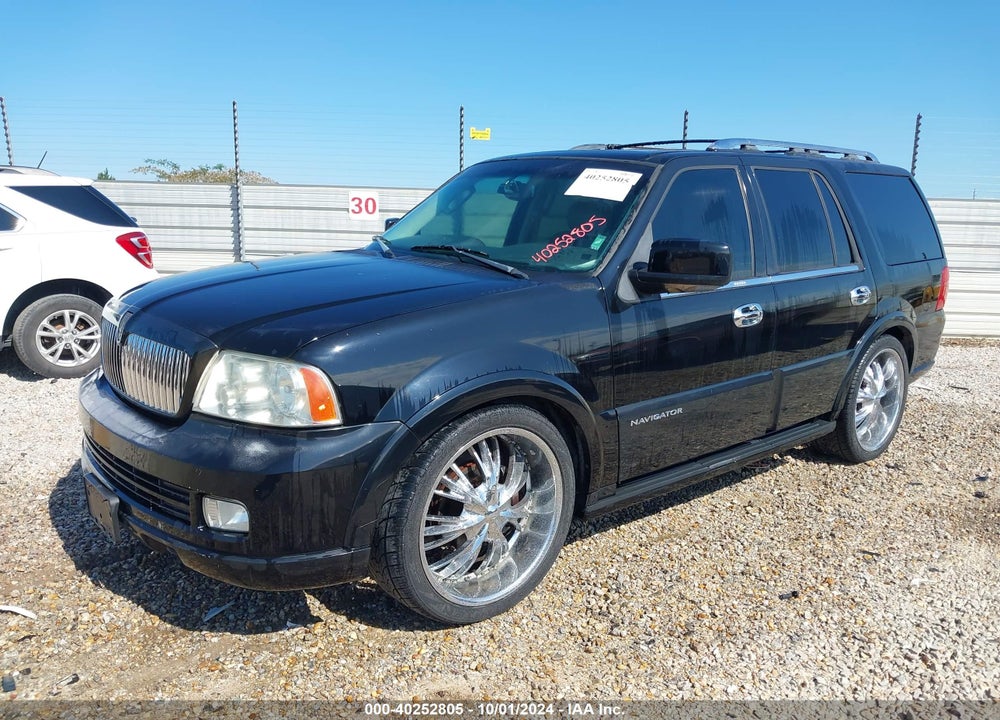 2005 LINCOLN NAVIGATOR VIN: 5LMFU28545LJ15371
