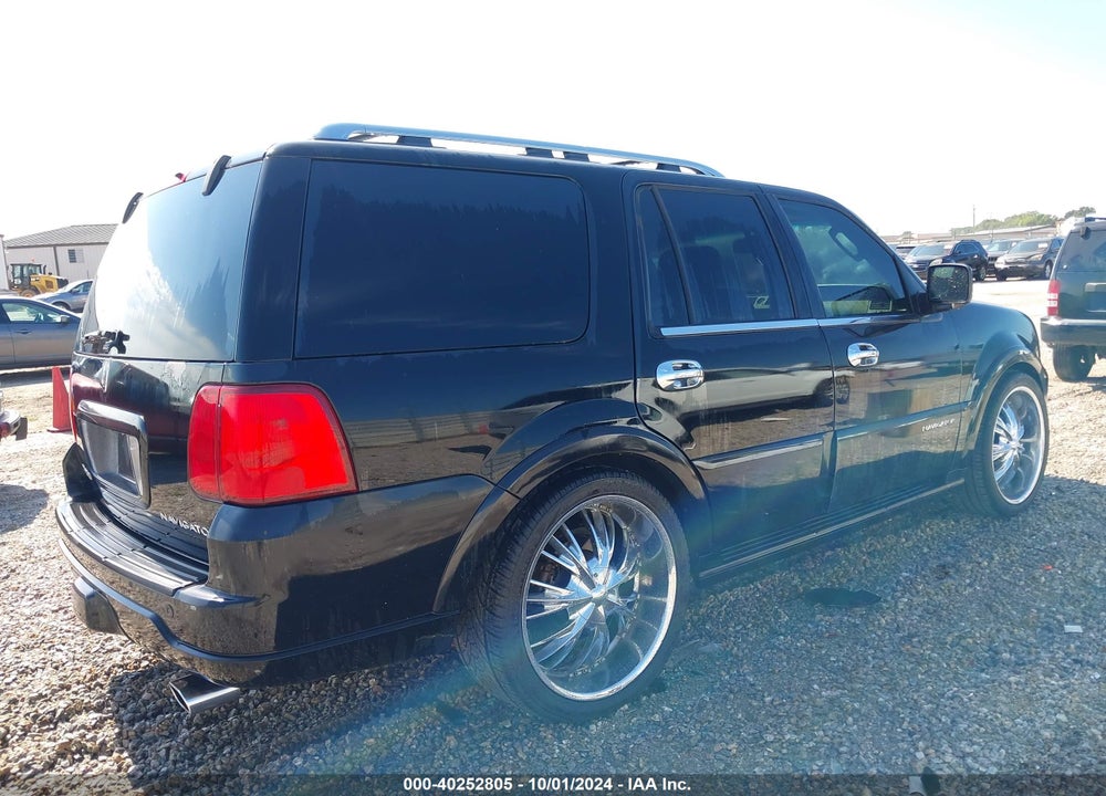 2005 LINCOLN NAVIGATOR VIN: 5LMFU28545LJ15371