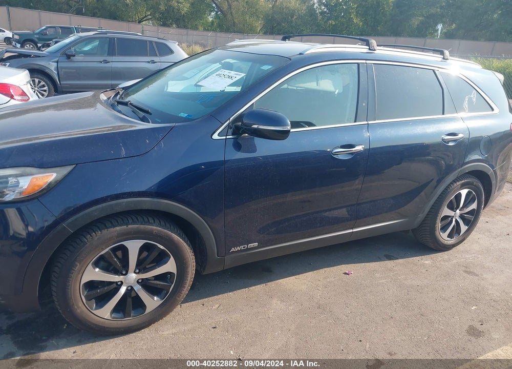 2016 KIA SORENTO 3.3L EX VIN: 5XYPHDA57GG016130
