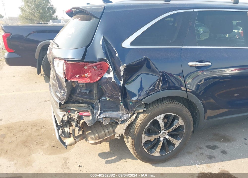 2016 KIA SORENTO 3.3L EX VIN: 5XYPHDA57GG016130