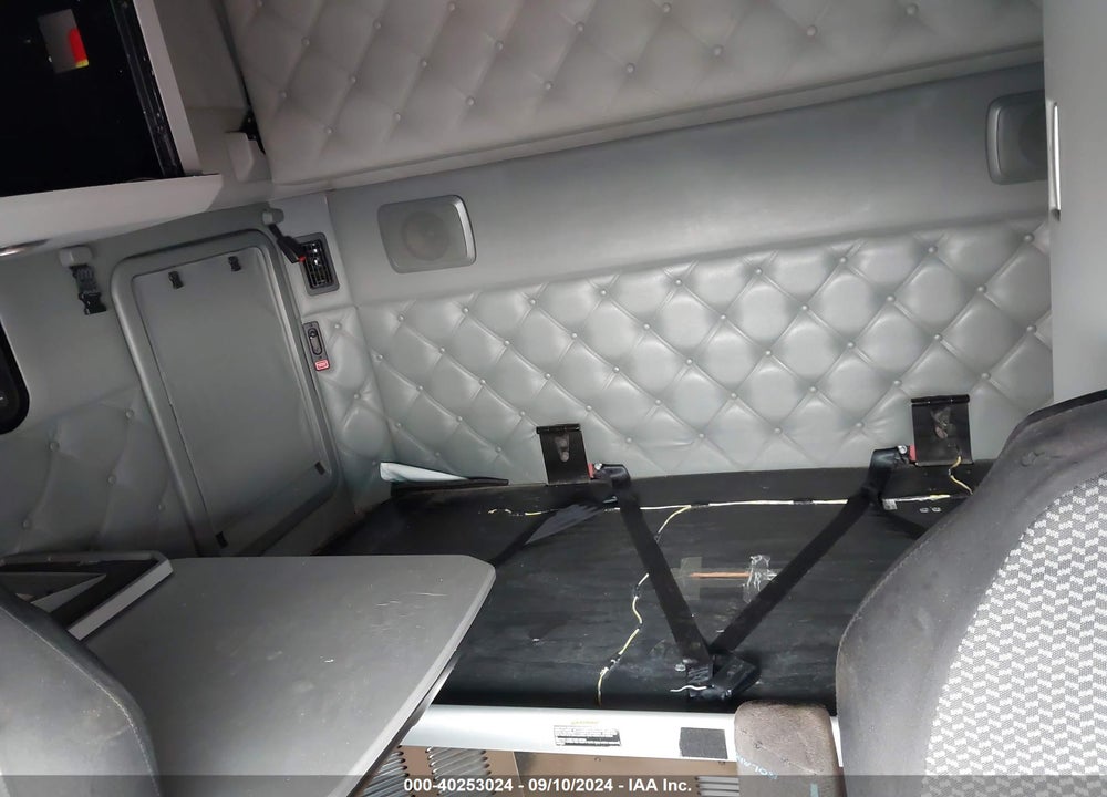 2015 KENWORTH T680 T680 VIN: 1XKYDP9X6FJ454292