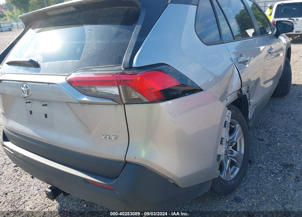 2022 TOYOTA RAV4 XLE VIN: 2T3W1RFV1NC202039
