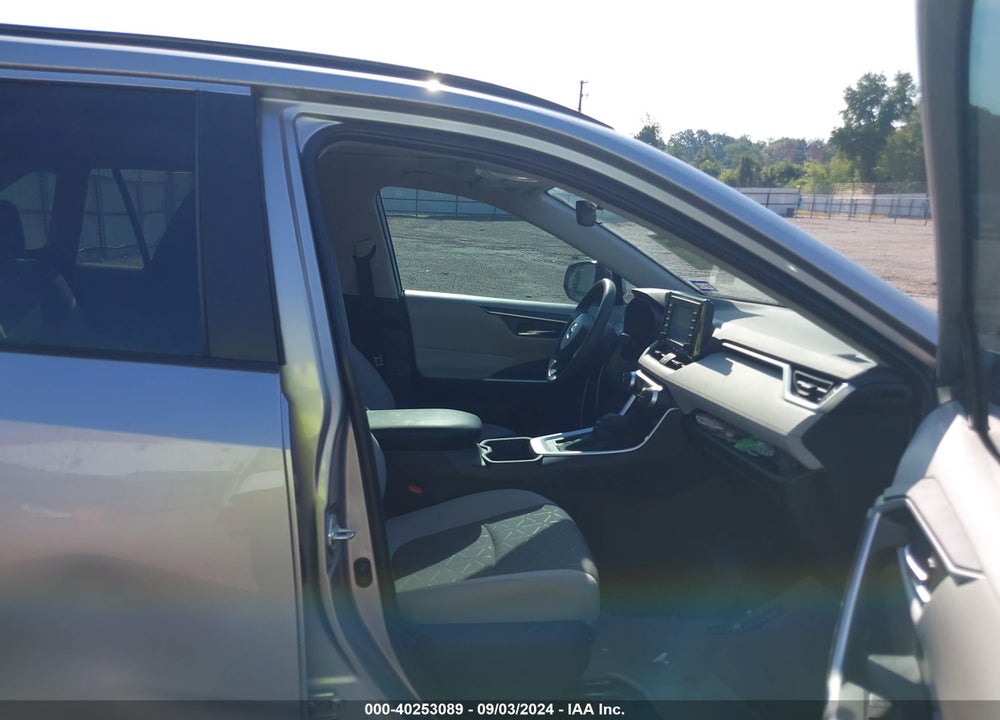 2022 TOYOTA RAV4 XLE VIN: 2T3W1RFV1NC202039