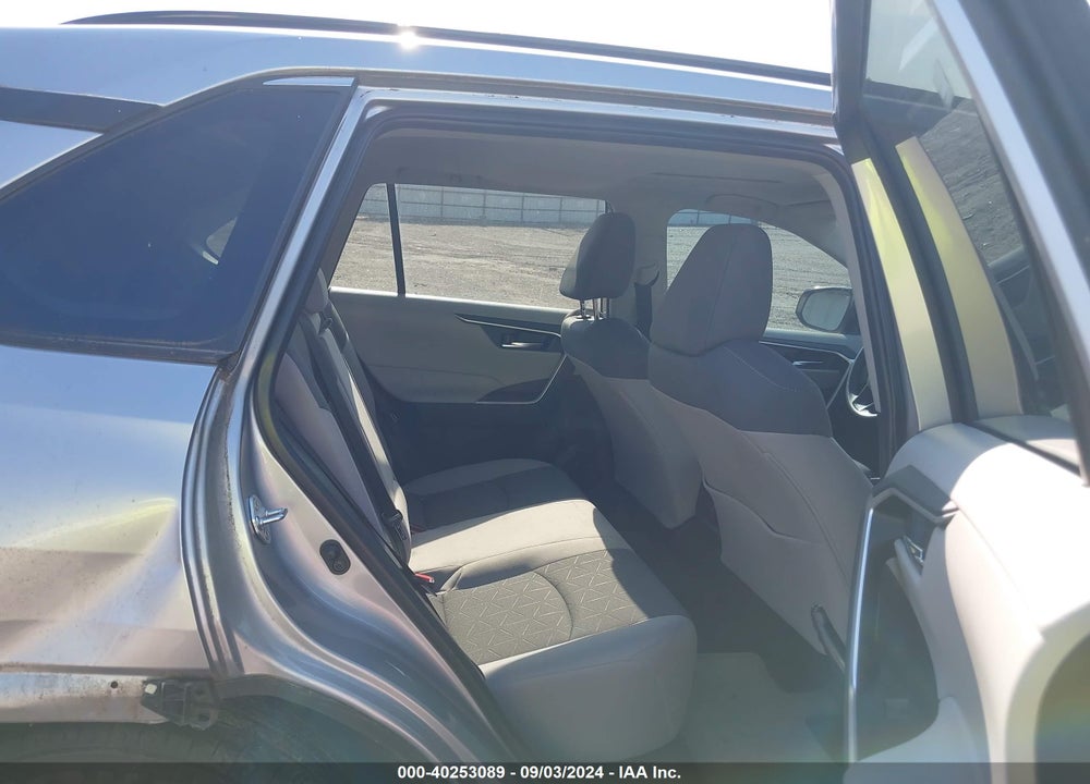 2022 TOYOTA RAV4 XLE VIN: 2T3W1RFV1NC202039