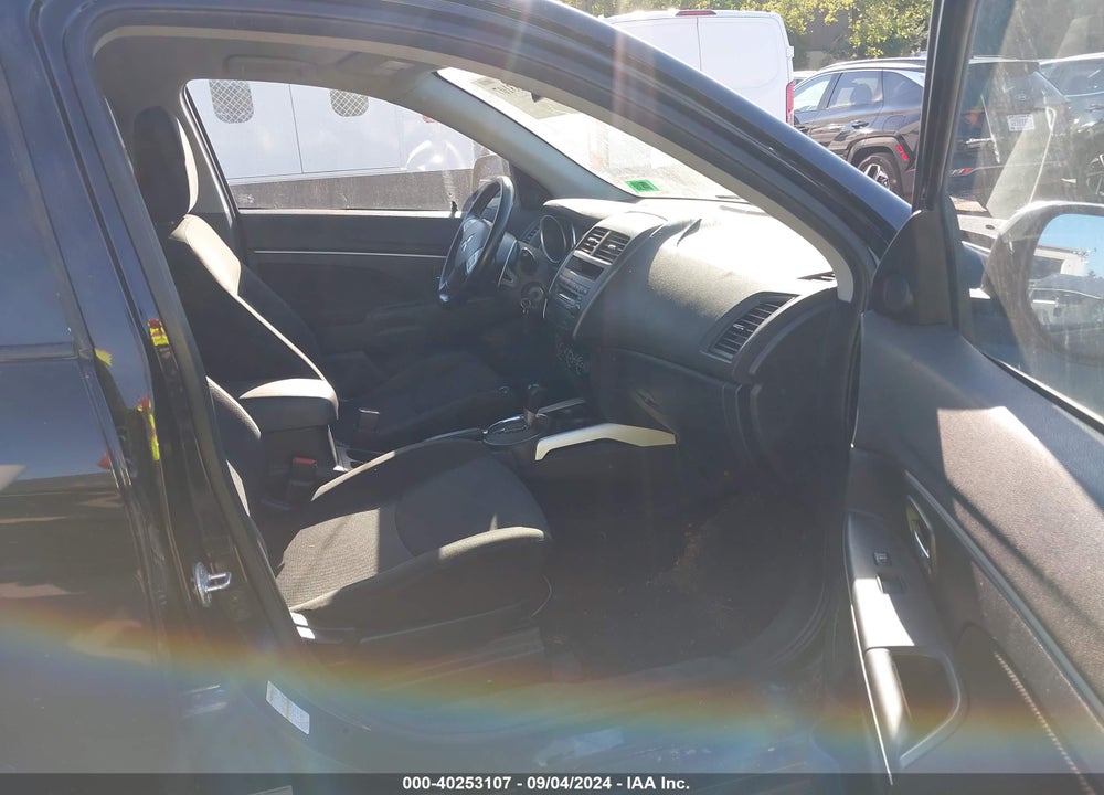 2011 MITSUBISHI OUTLANDER SPORT ES VIN: JA4AP3AU0BZ018588