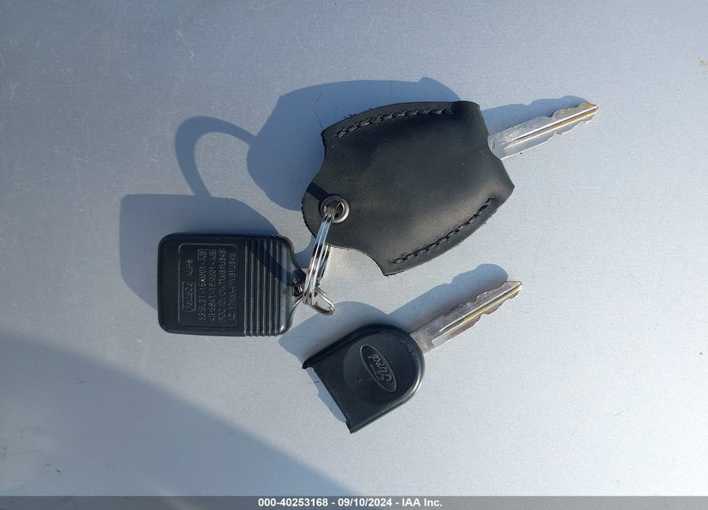 2010 FORD FOCUS SES VIN: 1FAHP3GN4AW119675