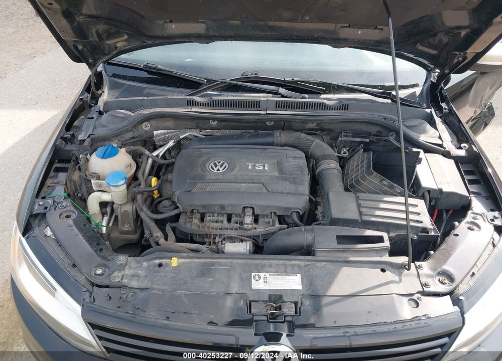 2014 VOLKSWAGEN JETTA 1.8T SE VIN: 3VWD07AJXEM317321